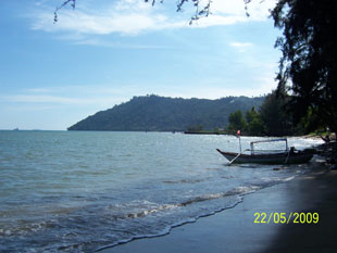 Pantai di Padang dekat teluk bayur (lupa namanya)